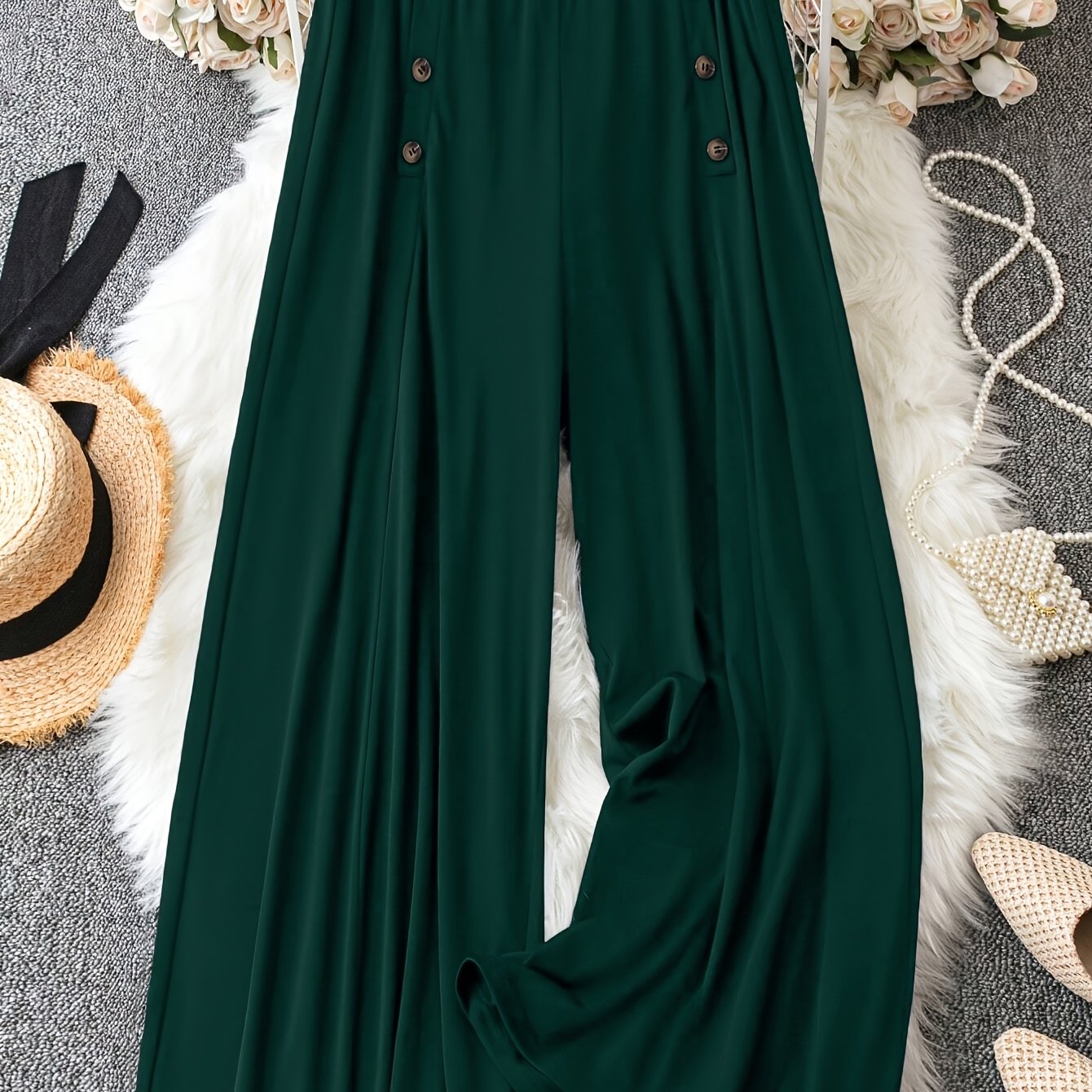 Plus-size ayollar uchun tugma tafsilotlari bilan bir xil rangli keng oyoq shimlar