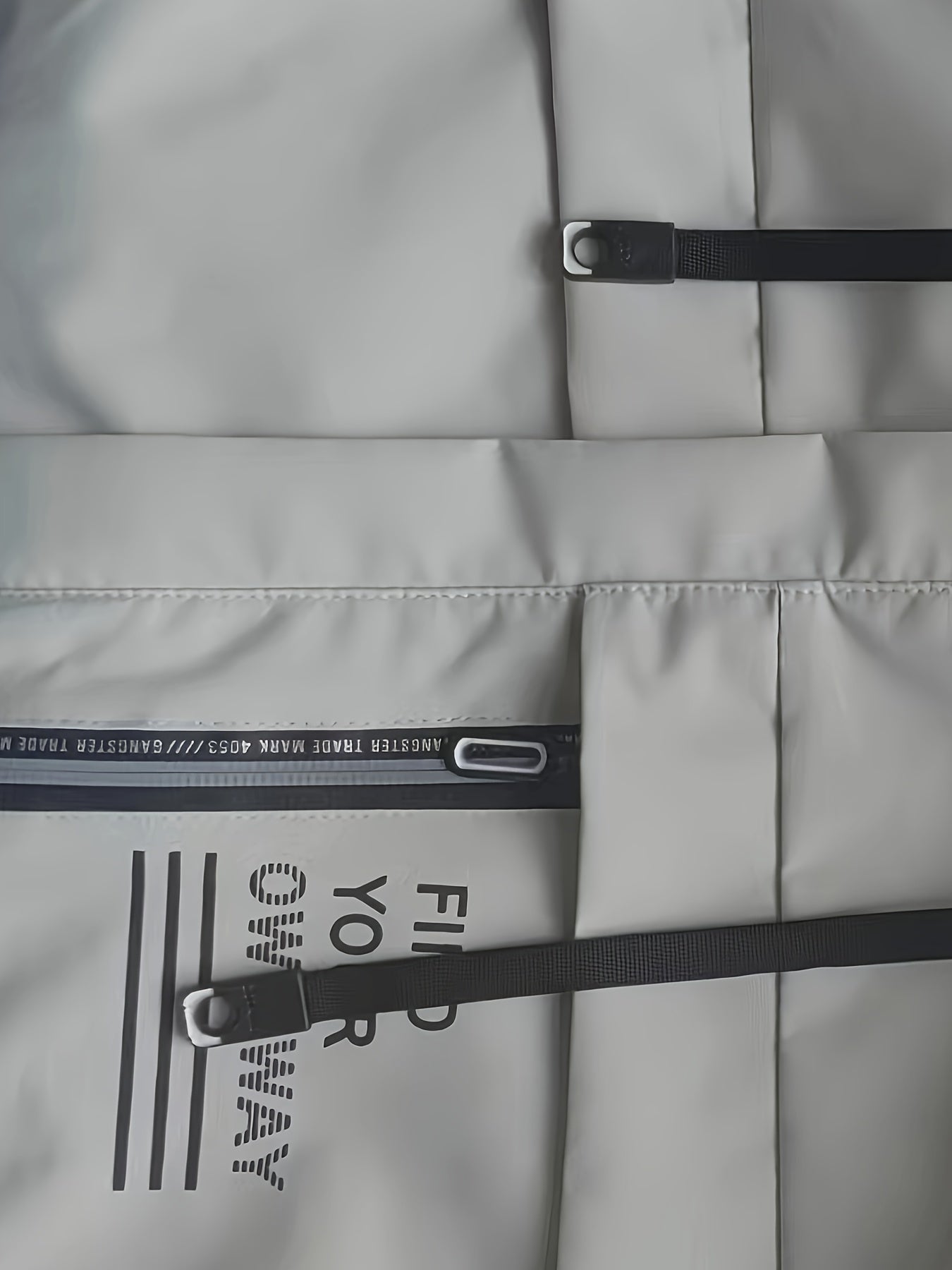 Erkaklar uchun ko'k rangli kapüşonli kurtka, zipli cho'ntaklar bilan, engil polyesterdan tayyorlangan, bahor va kuz uchun mashinada yuvilishi mumkin.