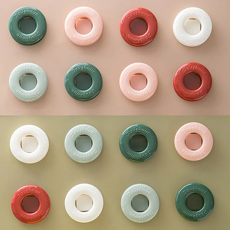 Set of 4 White Bed Sheet Clips Durable Plastic Mattress Grippers Keep Quilt Secure