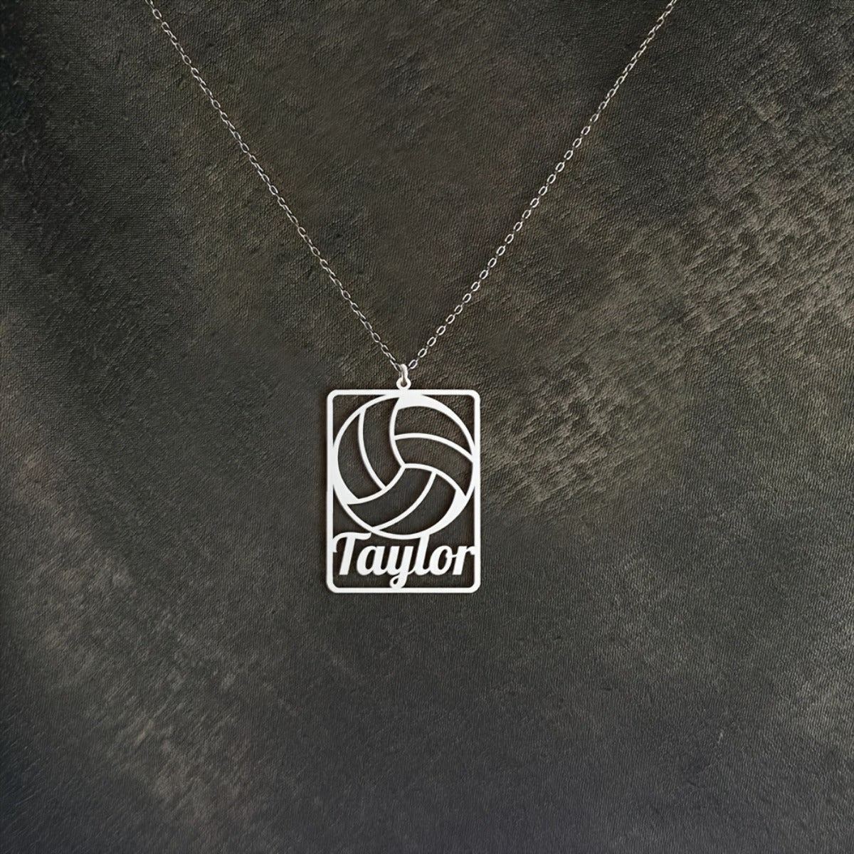 Ayollar uchun 18K oltin qoplamali zanglamaydigan po'latdan yasalgan voleybol pendantsli taqinchoq