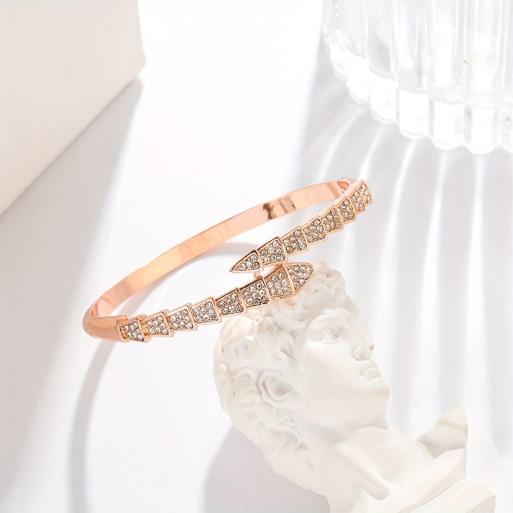 Serpentine Rhinestone Bracelet Zinc Alloy Simple Luxury Jewelry for Daily and Party Wear