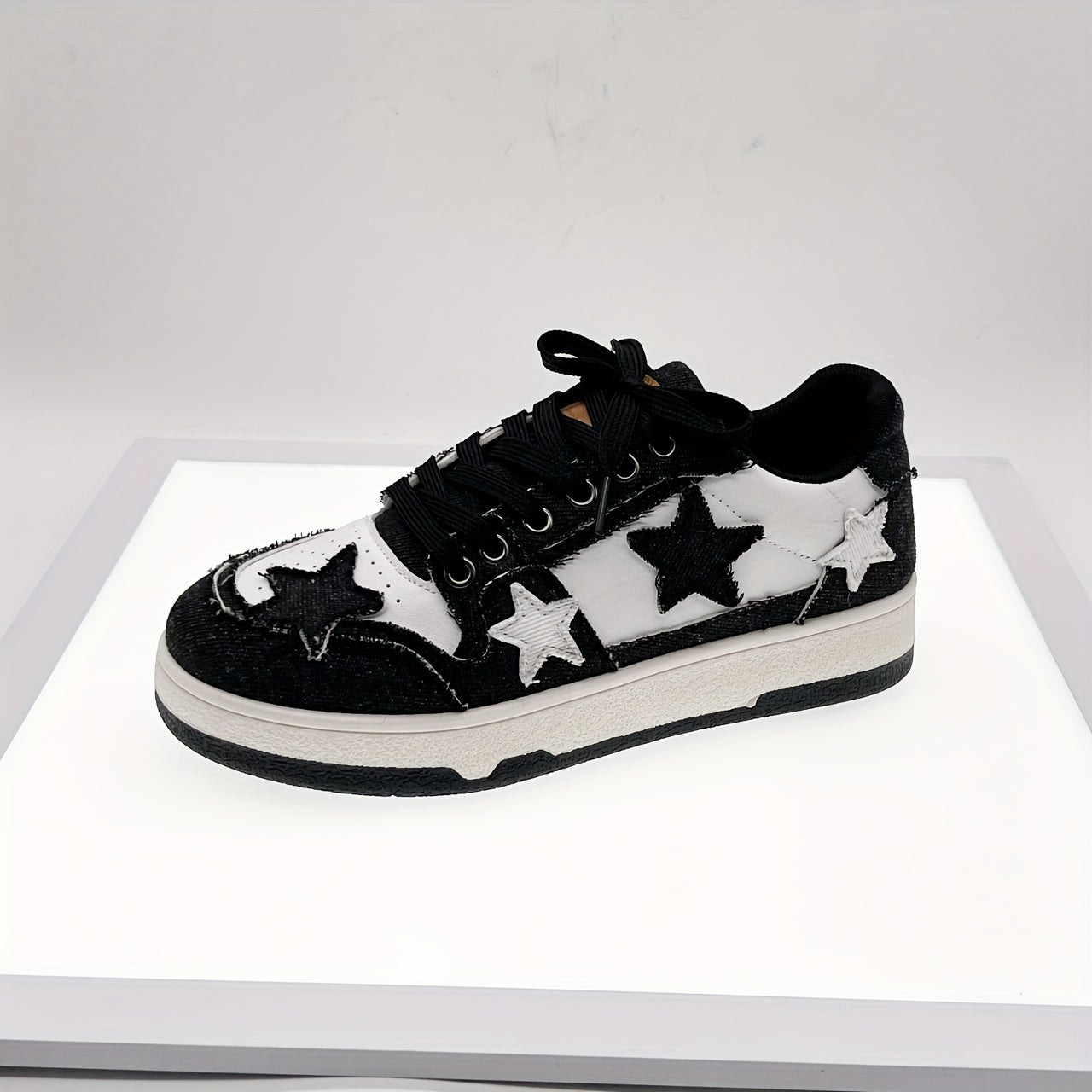 Women's Star Design Low Top Colorblock Canvas Skate Sneakers