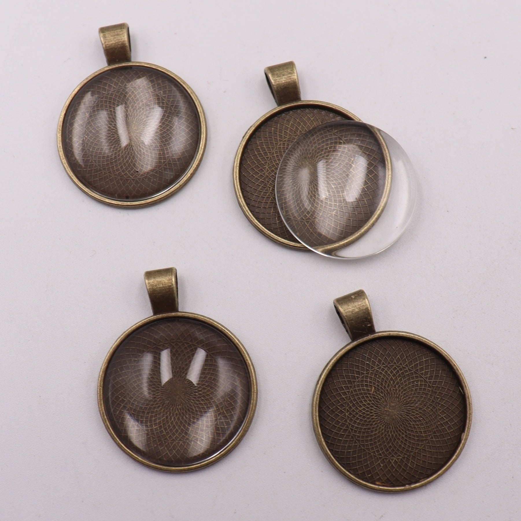 Jewelry Findings Golden Pendant Trays Sets of 5 10 25 White Circular 2.5CM