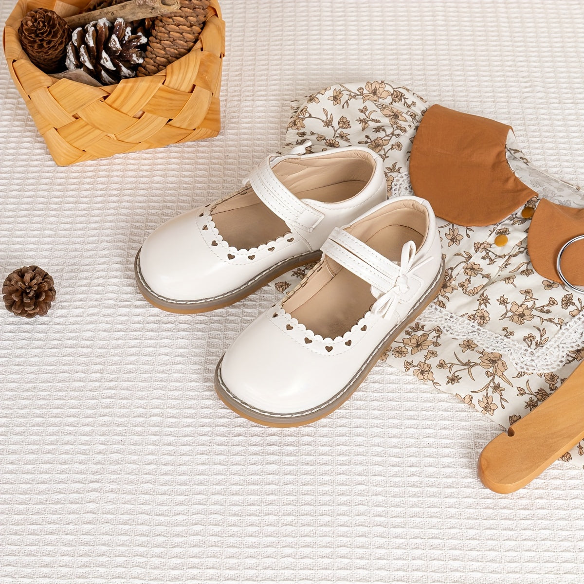 Детские кожаные туфли на каблуке с бантом, круглым носком, осень-зима, однотонные