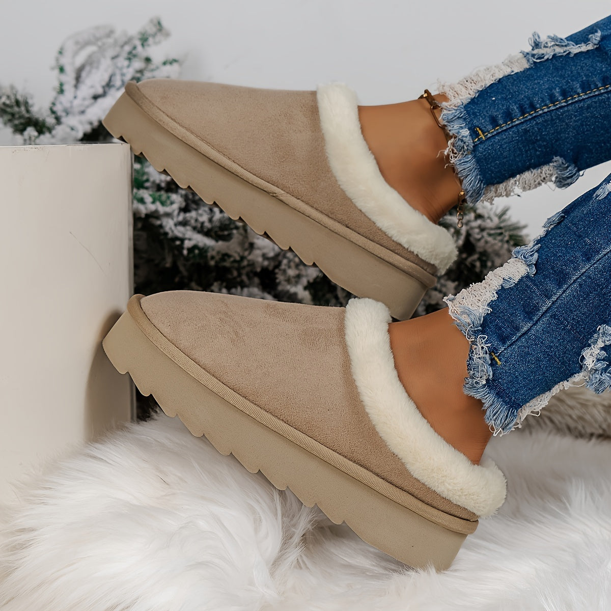 Women's Fleece-Lined Slip-On Slippers Beige White Indoor Outdoor Comfort