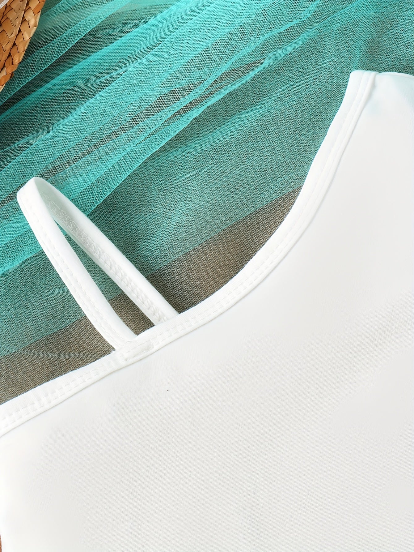 Комплект для летней вечеринки: безрукавка для девочек с волнистым краем и шорты на резинке.