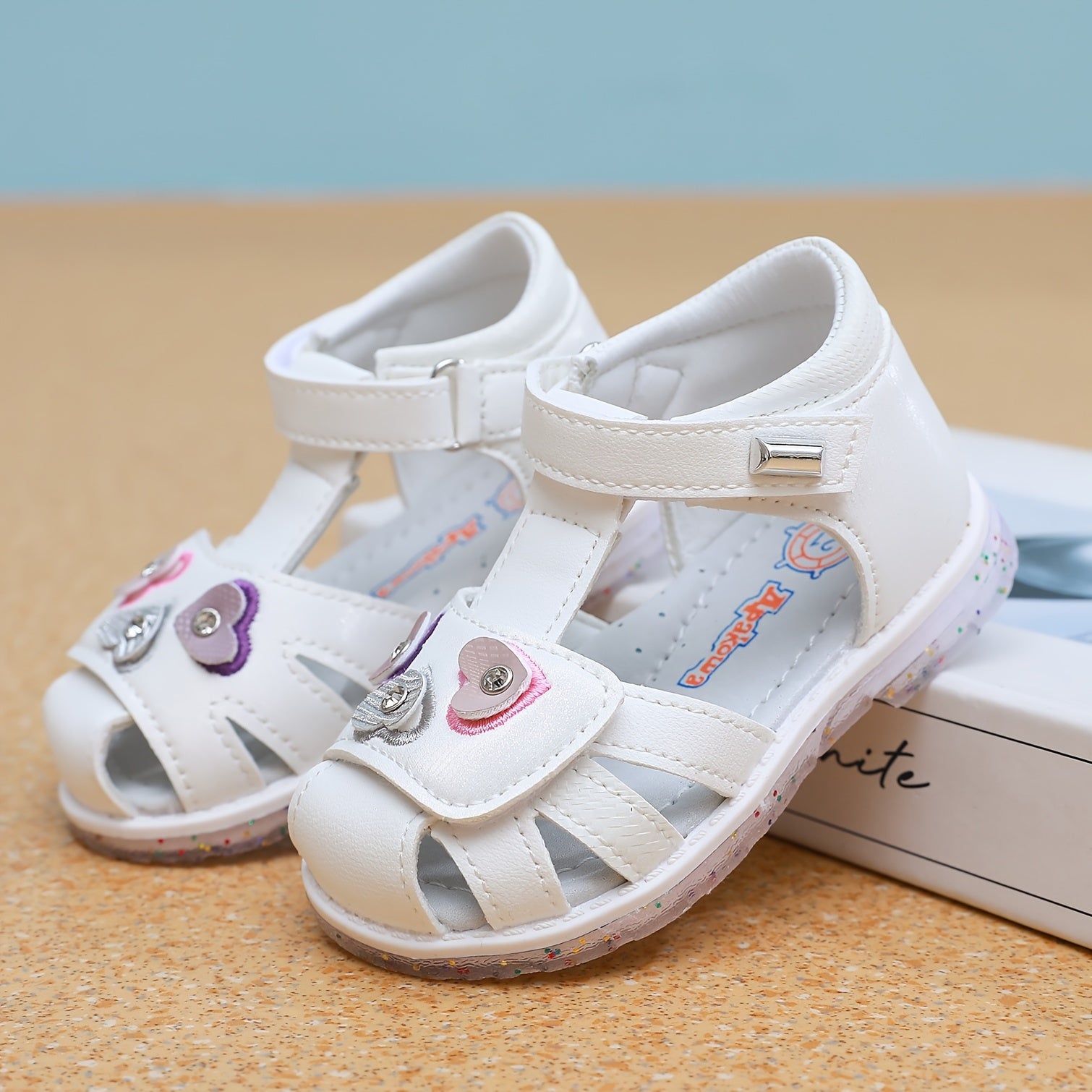 Girls Summer Sandals Heart Pattern White Low-Top Breathable Hook and Loop Closure