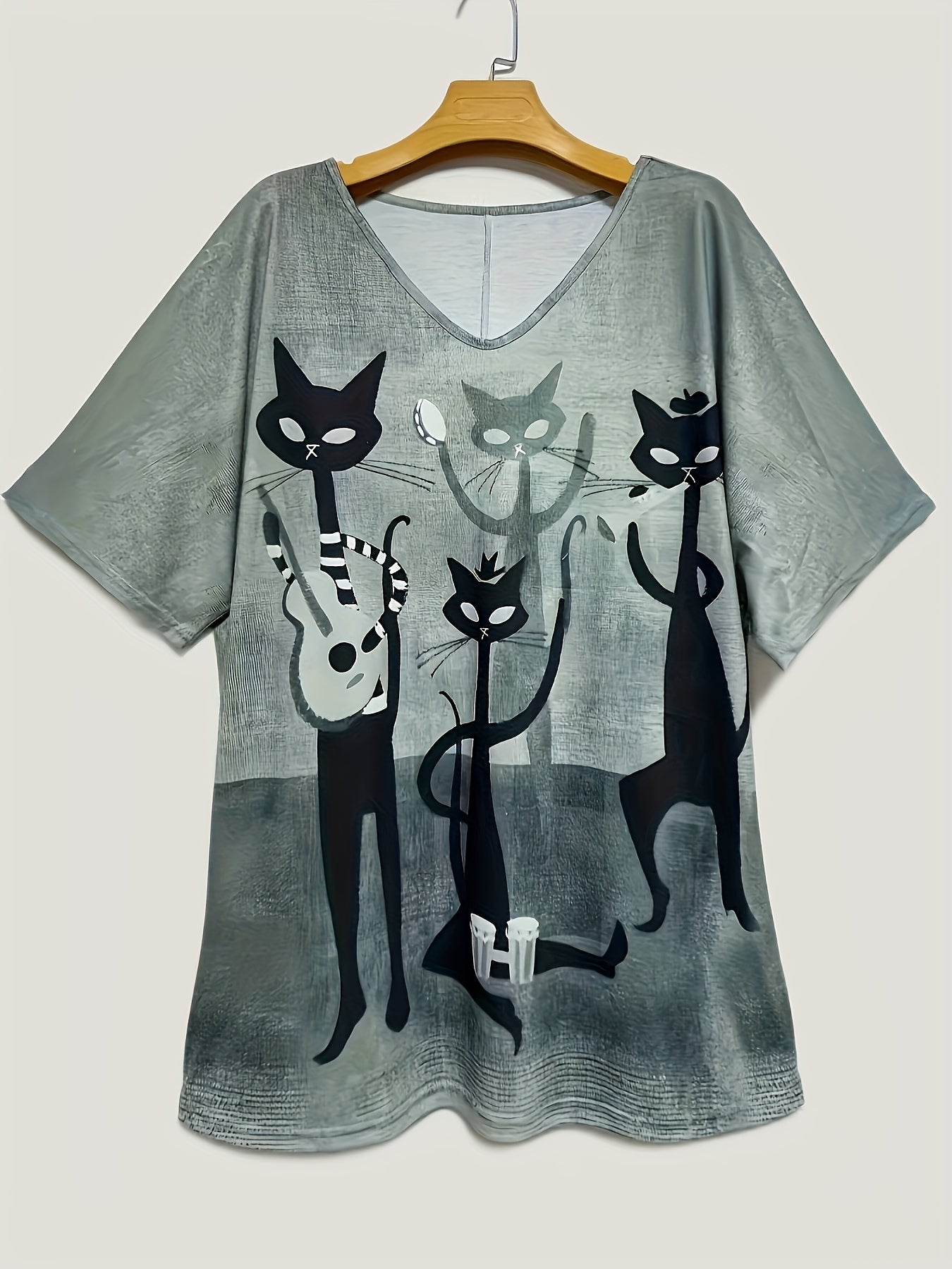 Women's Oversized V-Neck T-Shirt with Cartoon Cat Print Polyester Elastane All-Season Knit
