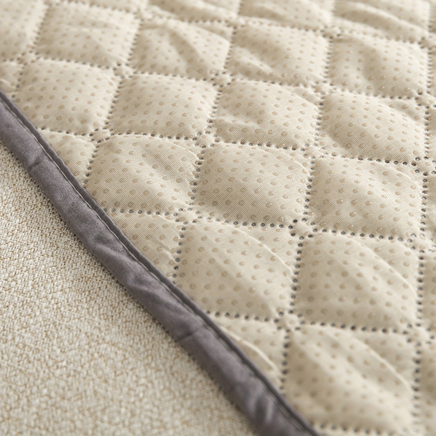 Pet Sofa Cover Four Seasons Machine Washable Fits 1-4 People Polyester