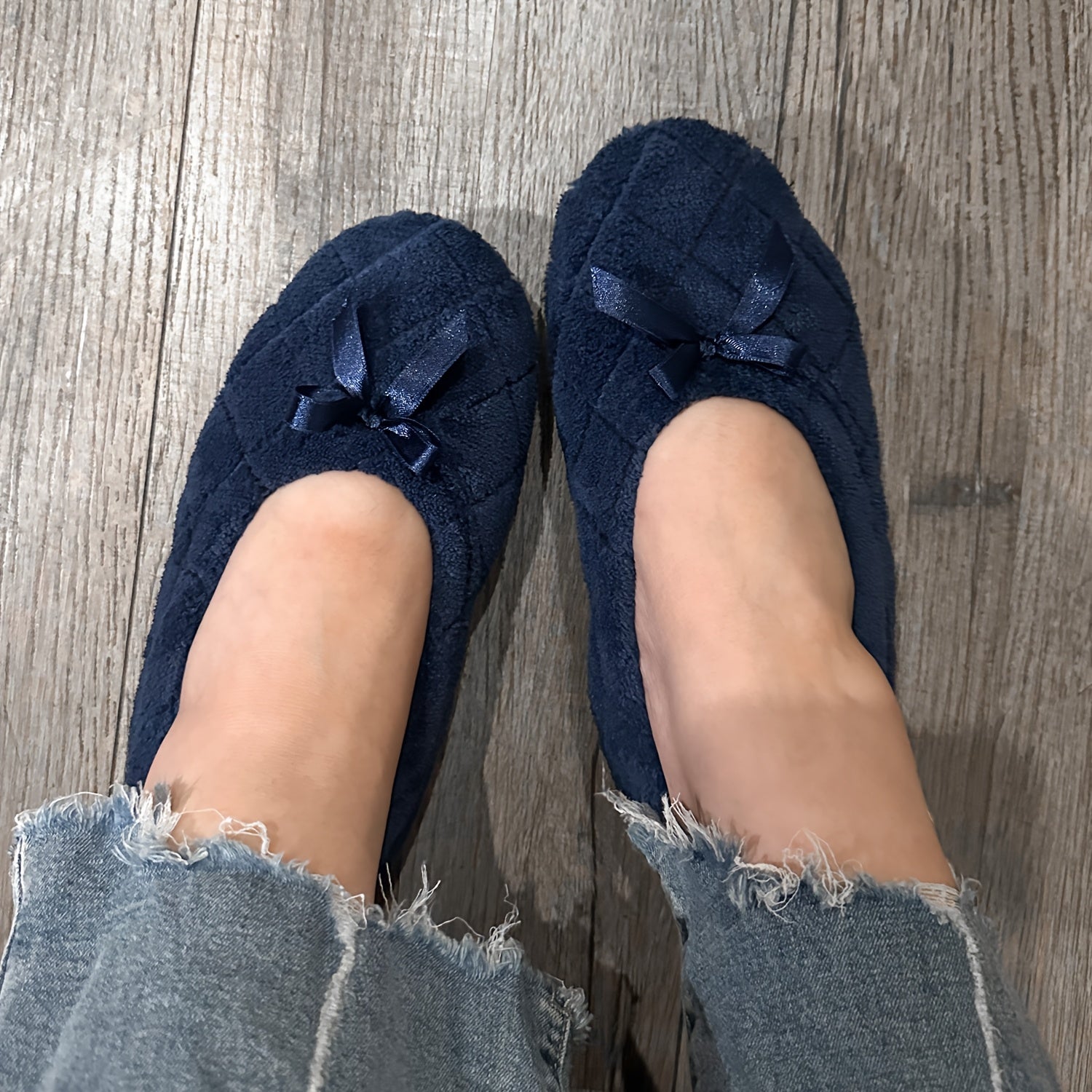 Ayollar uchun bir rangli qavatiq Terrycloth ballerina tufli, saten lent bilan ichki poyabzal