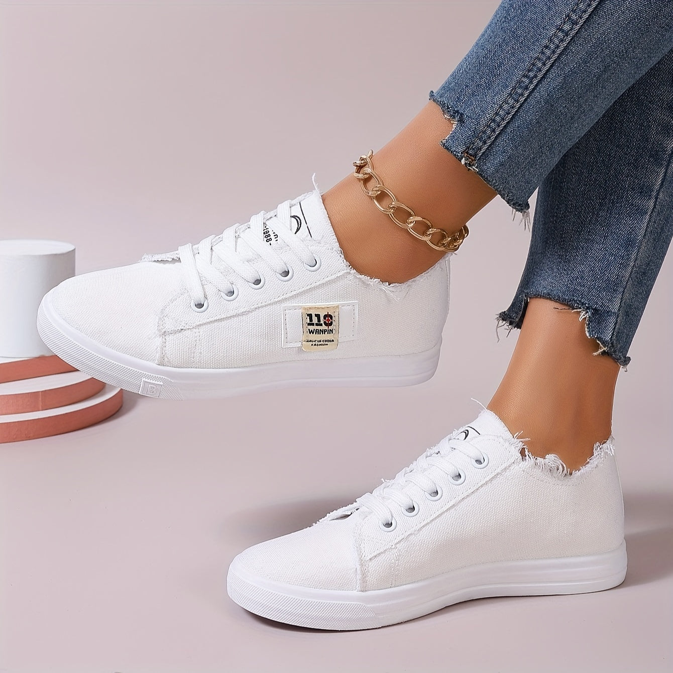 Women's Canvas Sneakers Breathable Flat Shoes with Round Toe and Lace-Up
