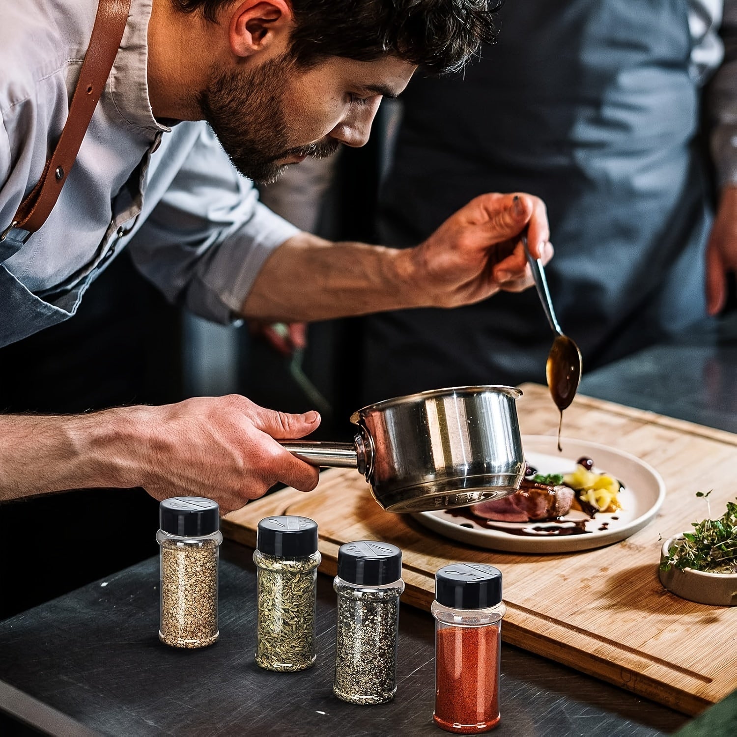 Qopqoqlikni ta'minlovchi ziravorlar idishlari 3.5oz, qora vintli qopqog'lar bilan, 6 yoki 12 ta paket