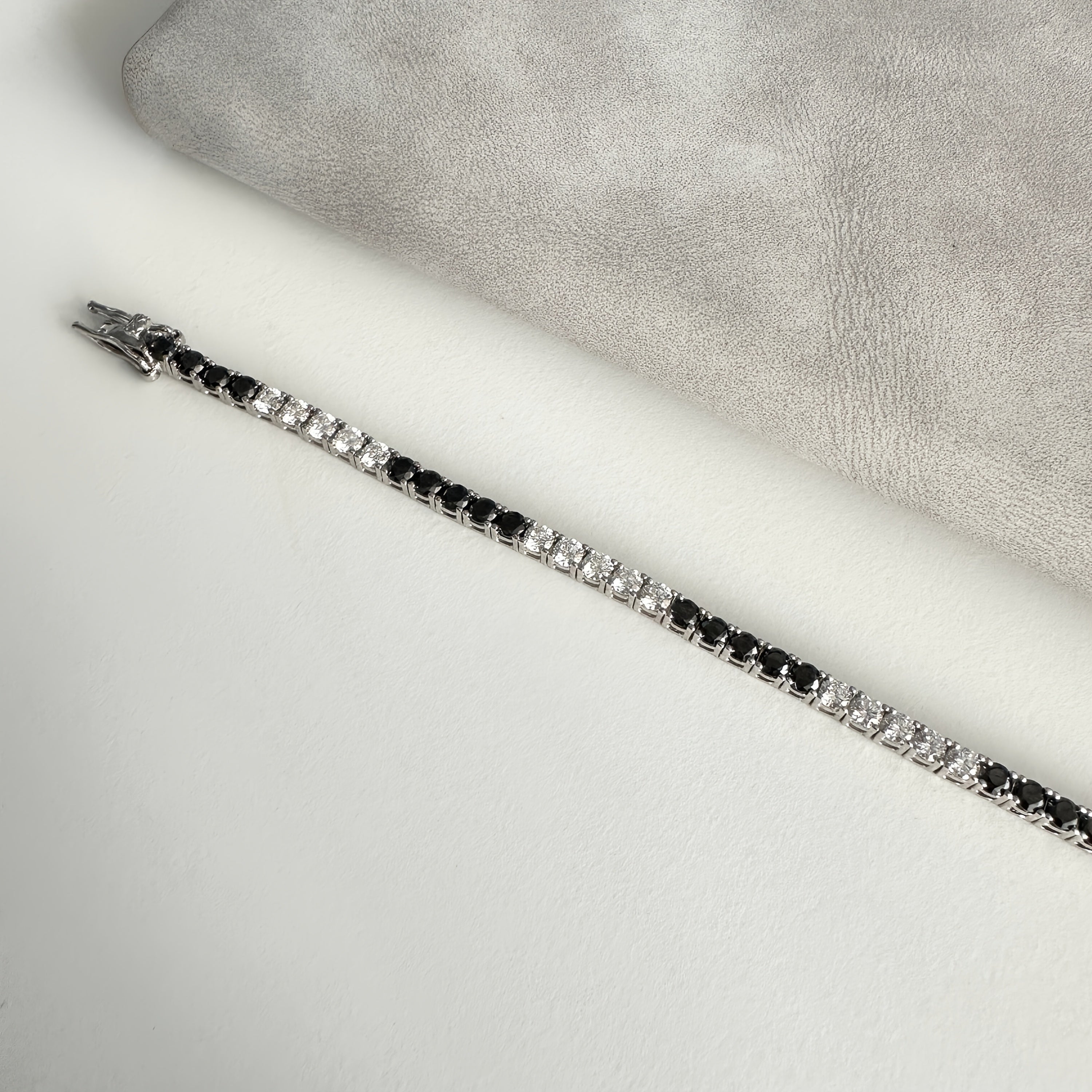 Luxury Silver Tennis Link Bracelet with Black and White Moissanite Stones 0.1 Carats for Women