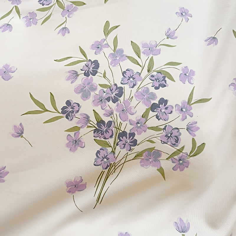 Yumshoq gullar naqshidagi yotoq to'plami, yostiq qoplari bilan birga, nafas oladigan polyesterdan tayyorlangan va zip yopilishi mavjud. Har mavsum uchun mos, yotoqxona va mehmonxonalar uchun mukammal.