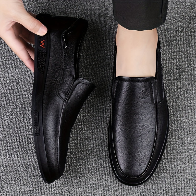 CLOHOO Erkaklar Slip-On Loaferlari: Yumshoq charm, kauchuk taglik, kundalik norasmiy kiyim uchun mos.