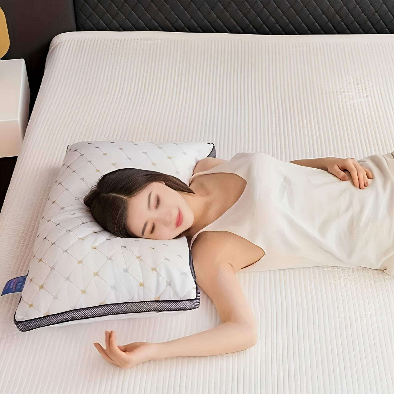 Luxury Hotel Pillows Set Soft Polyester Breathable Neck Support for Side Back Sleepers