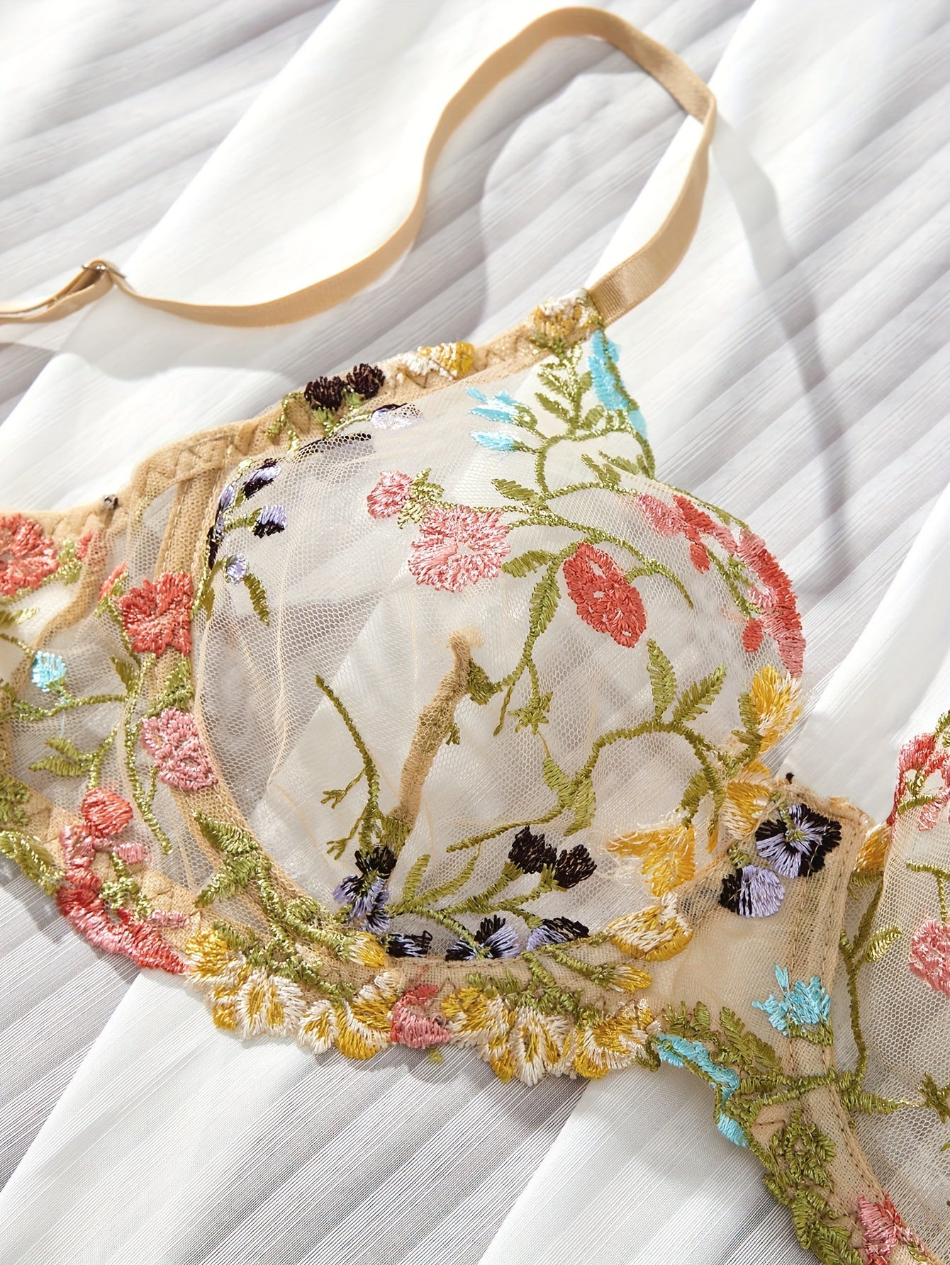 Women's Semi-Sheer Floral Embroidery Lingerie Set