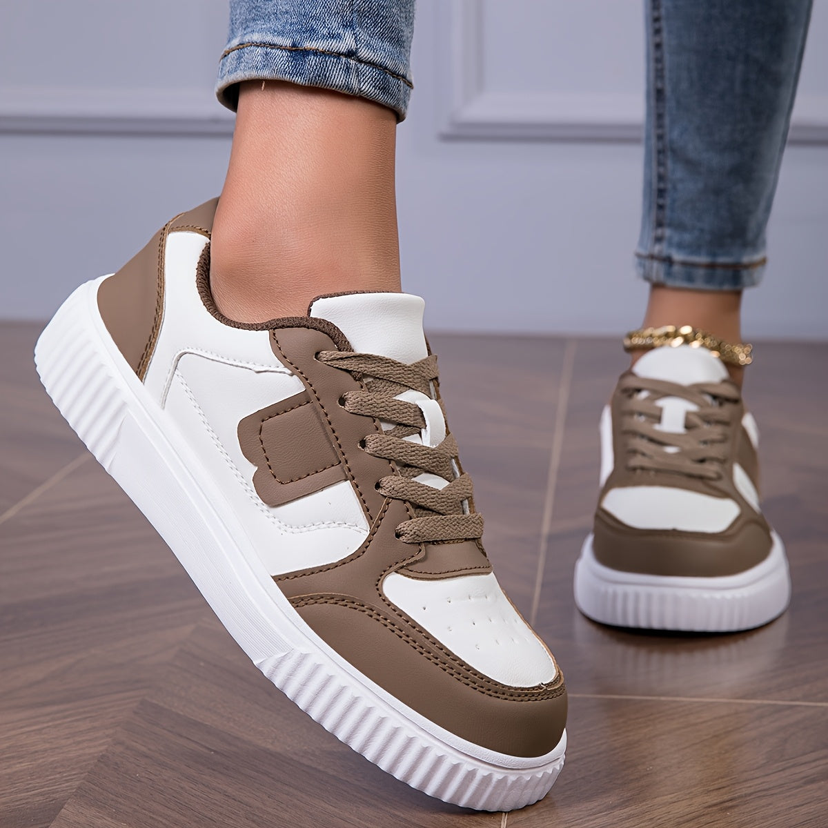 Women's Plus Size Lightweight Casual Sneakers with Thick Sole and Breathable Mesh