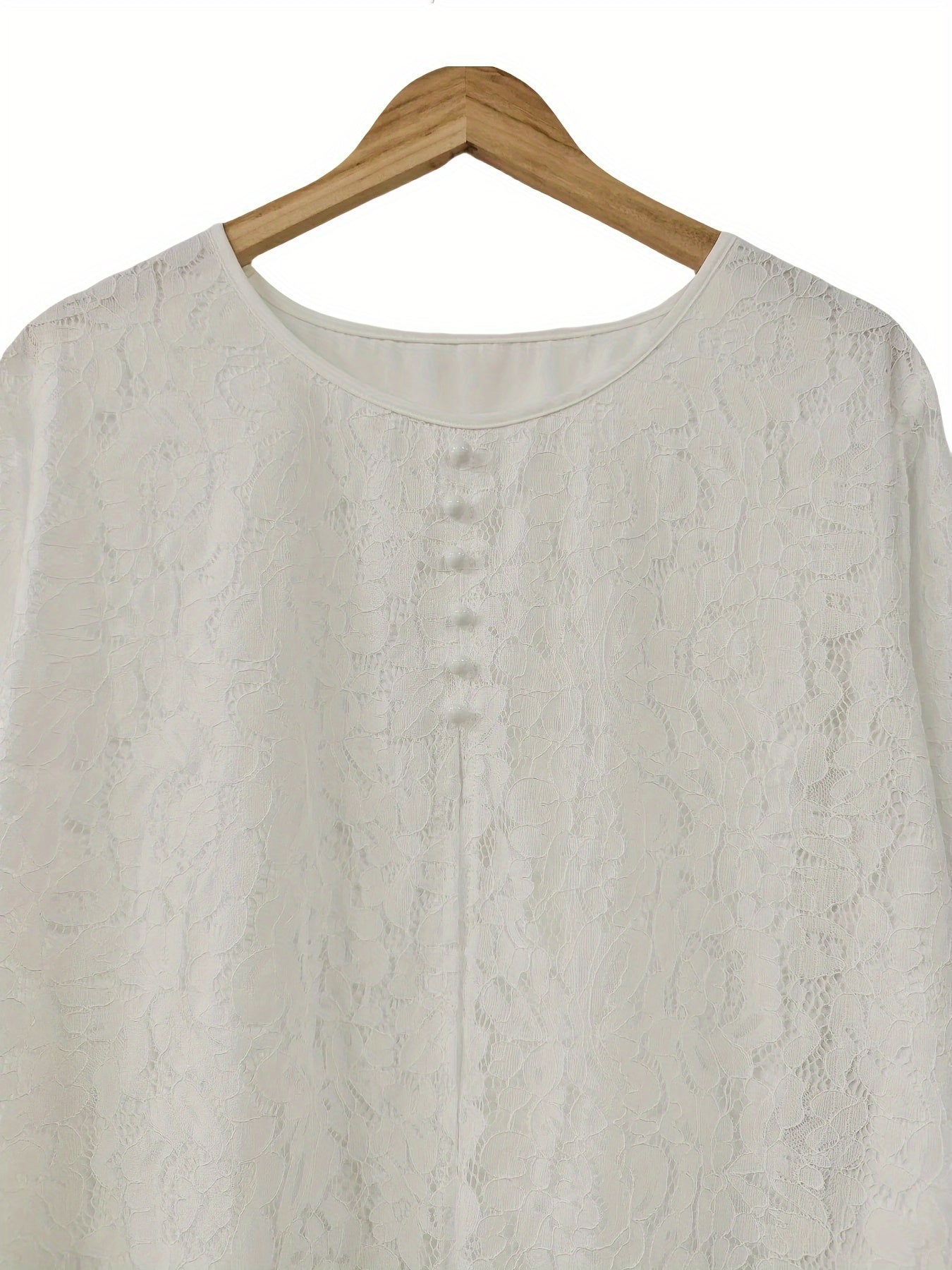 Katta o'lchamdagi ayollar uchun dantel qirralar bilan bezatilgan bluzka, yumaloq bo'yinli polyester ko'ylak, cho'ziluvchan mato va polyester astar, bir rangli