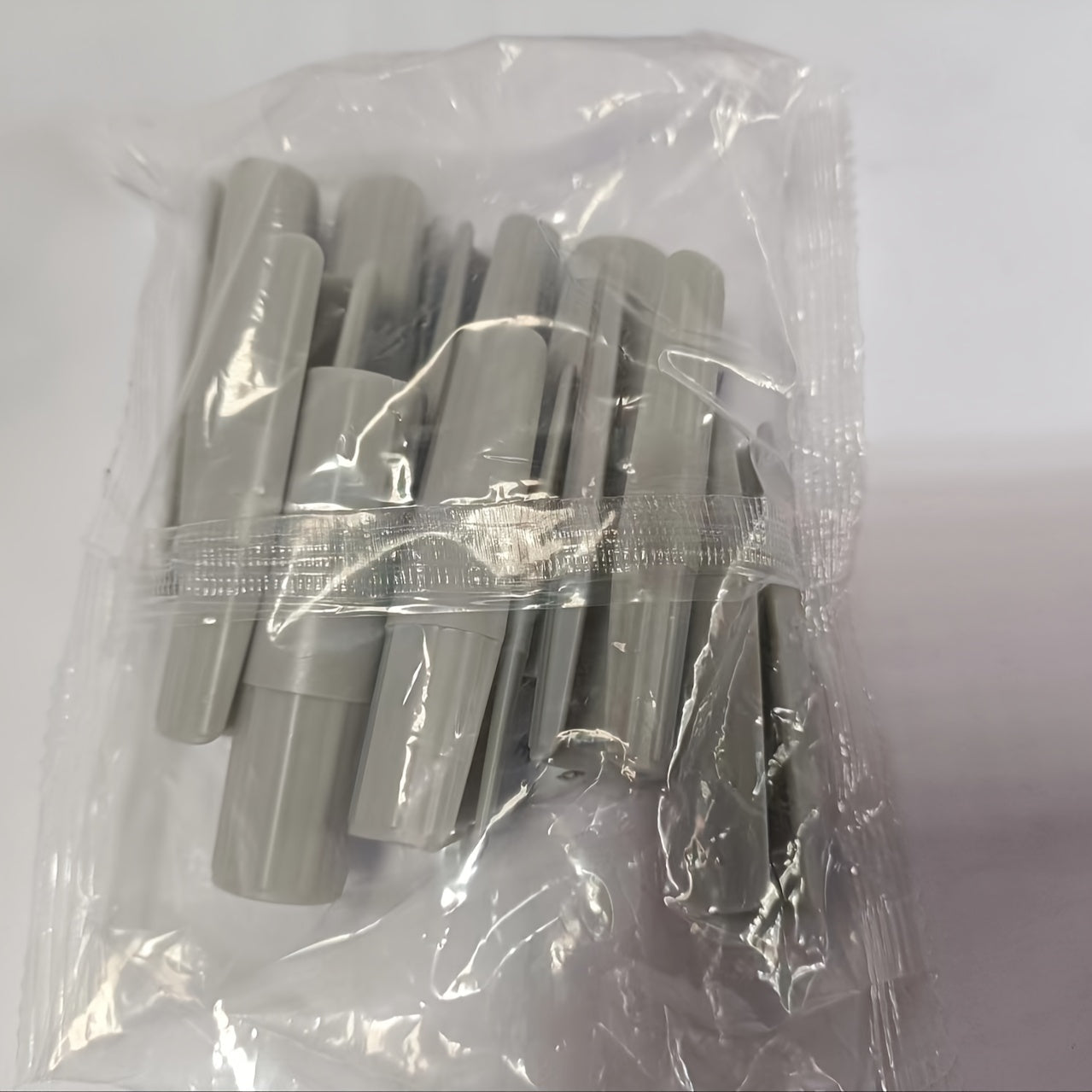 Set of 10 Non-Slip Bed Sheet Fasteners Polypropylene Grip Holders for Mattresses