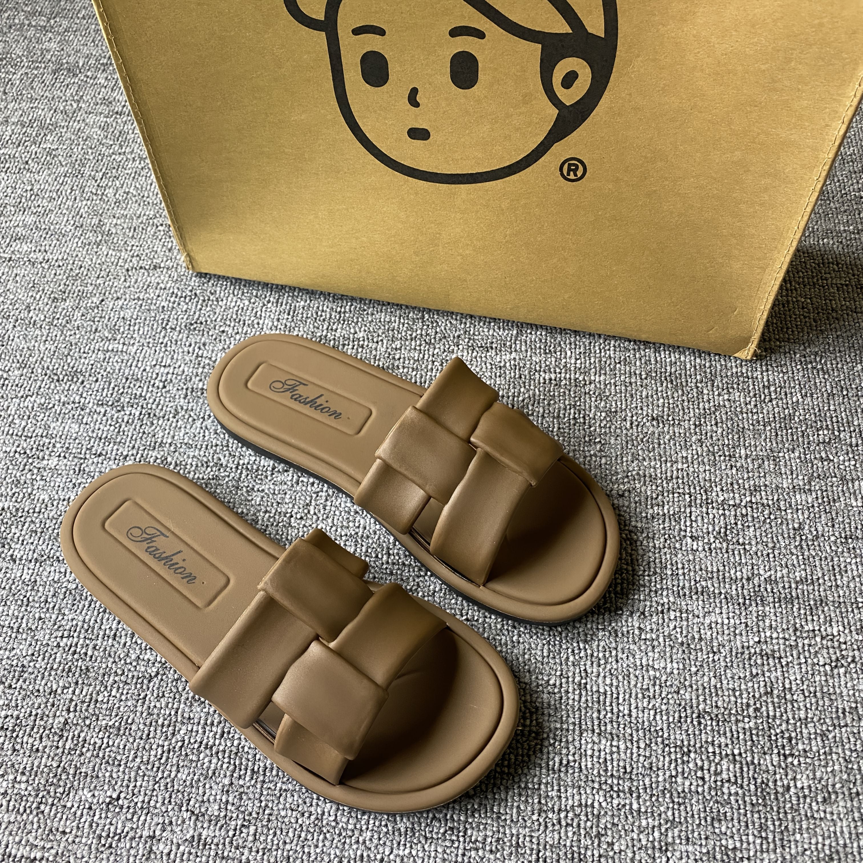 Women's Silver Woven Flat Sandals for Summer Beach Outdoor Outfit