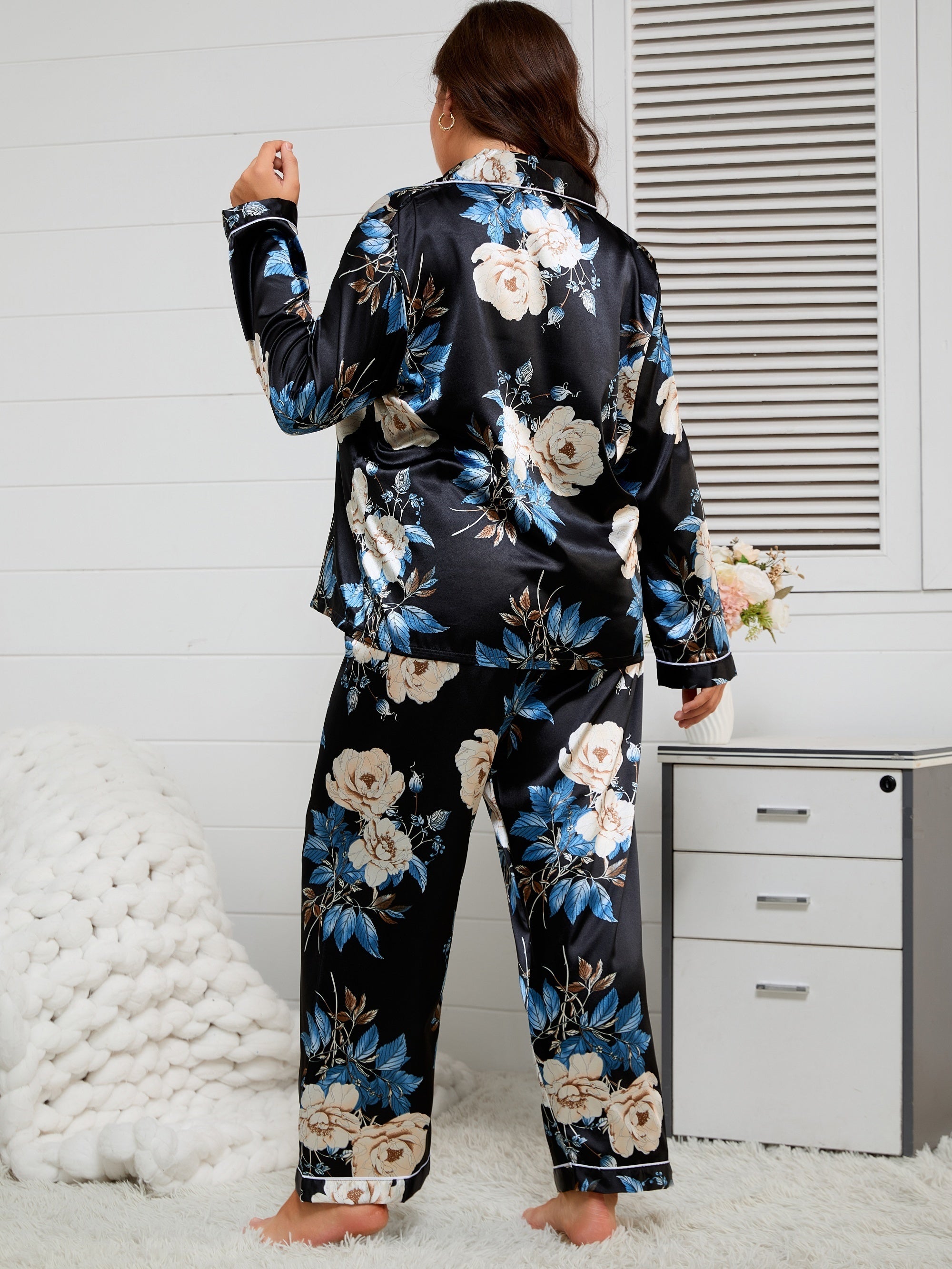 Ayollar uchun rang-barang uzun gullü kardigan pijama to'plami, katta o'lcham