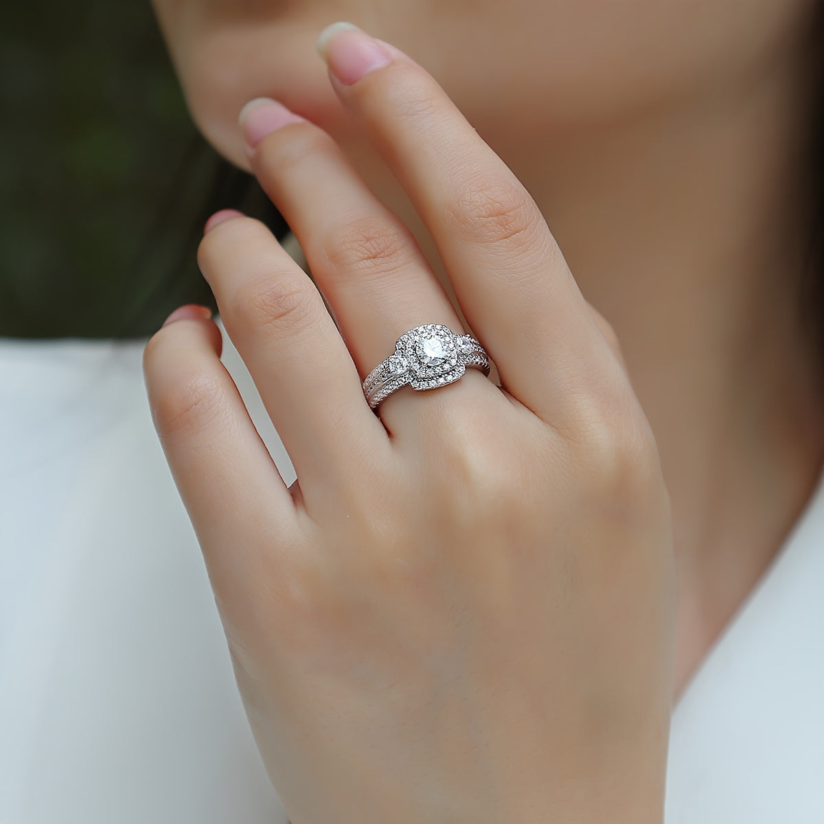 18K Gold-Plated Moissanite Engagement Ring for Weddings and Anniversaries