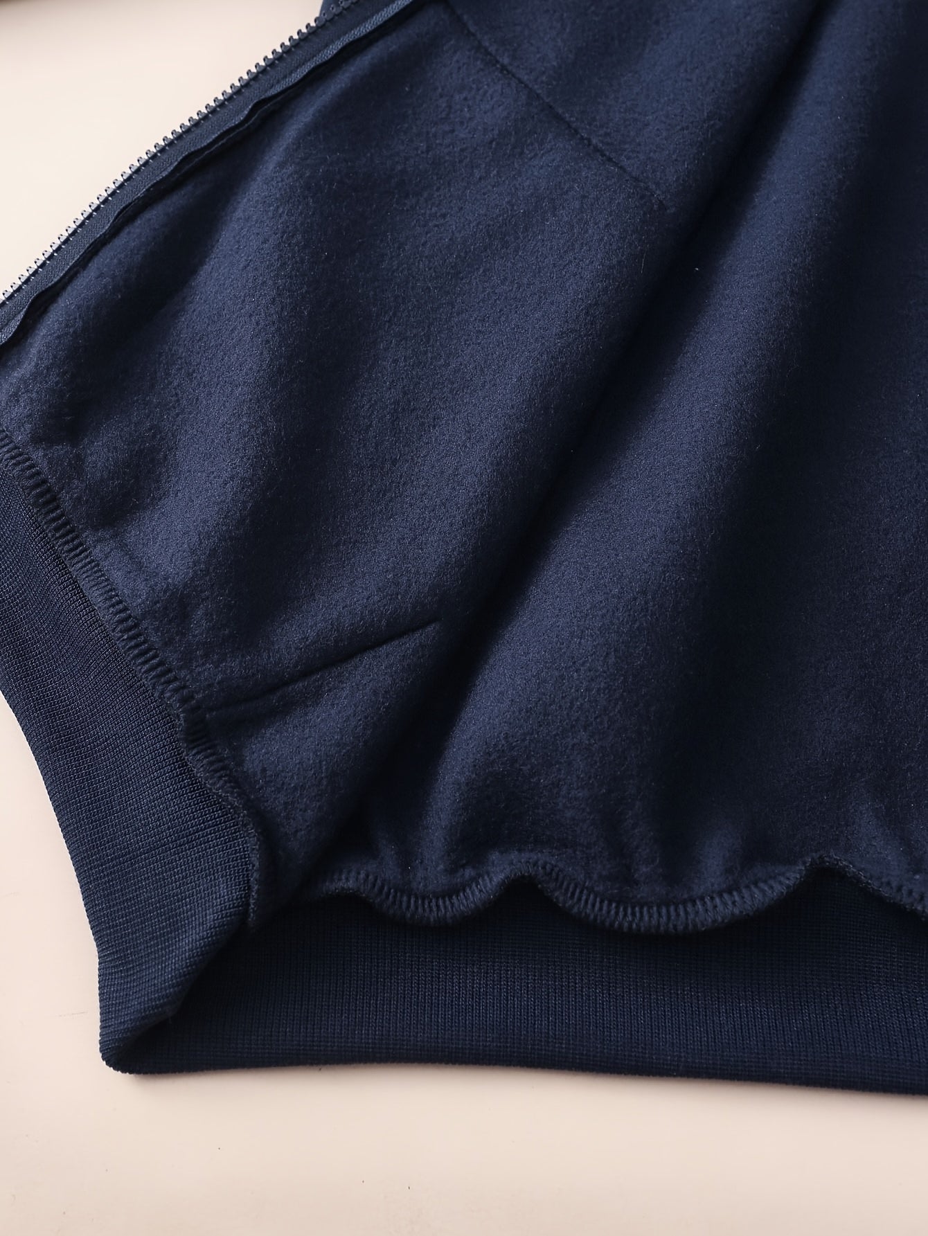 Women's Polyester Hooded Zip-up Hoodie Sweatshirt with Pockets for Fall and Winter