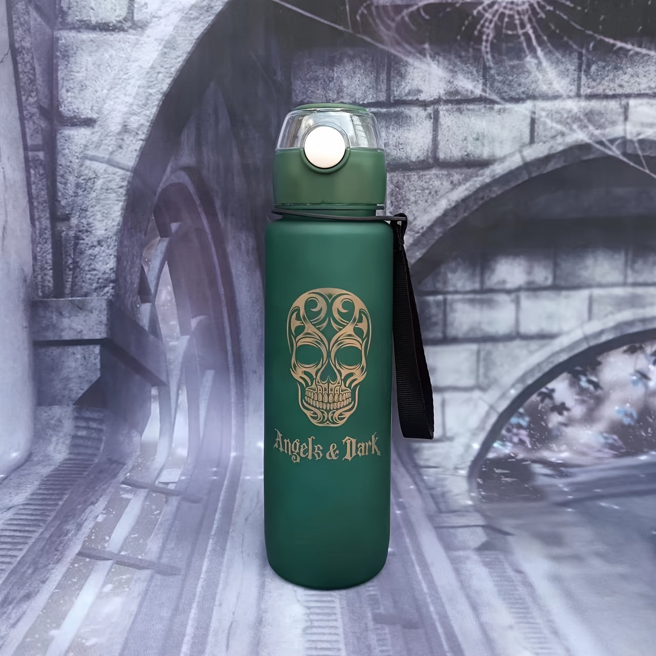 Halloween qurbongoh suvi stakanlari to'plami 3 ta oqmas sport suv shishasini, solgich va vaqt belgisini o'z ichiga oladi. Ofis, maktab, sport zali va ochiq havoda faoliyatlar uchun ideal. Halloween bezaklari yoki bayram sovg'asi uchun mukammal.