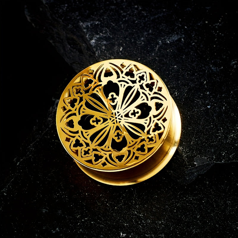 2 ta Hip Hop zanglamas po'latdan yasalgan quloq kengaytmalari to'plami, oltin gullar dizayni bilan - Har kuni kiyish va partiyalar uchun ideal. Kengaytiriluvchi yoki tunel sifatida ishlatilishi mumkin.