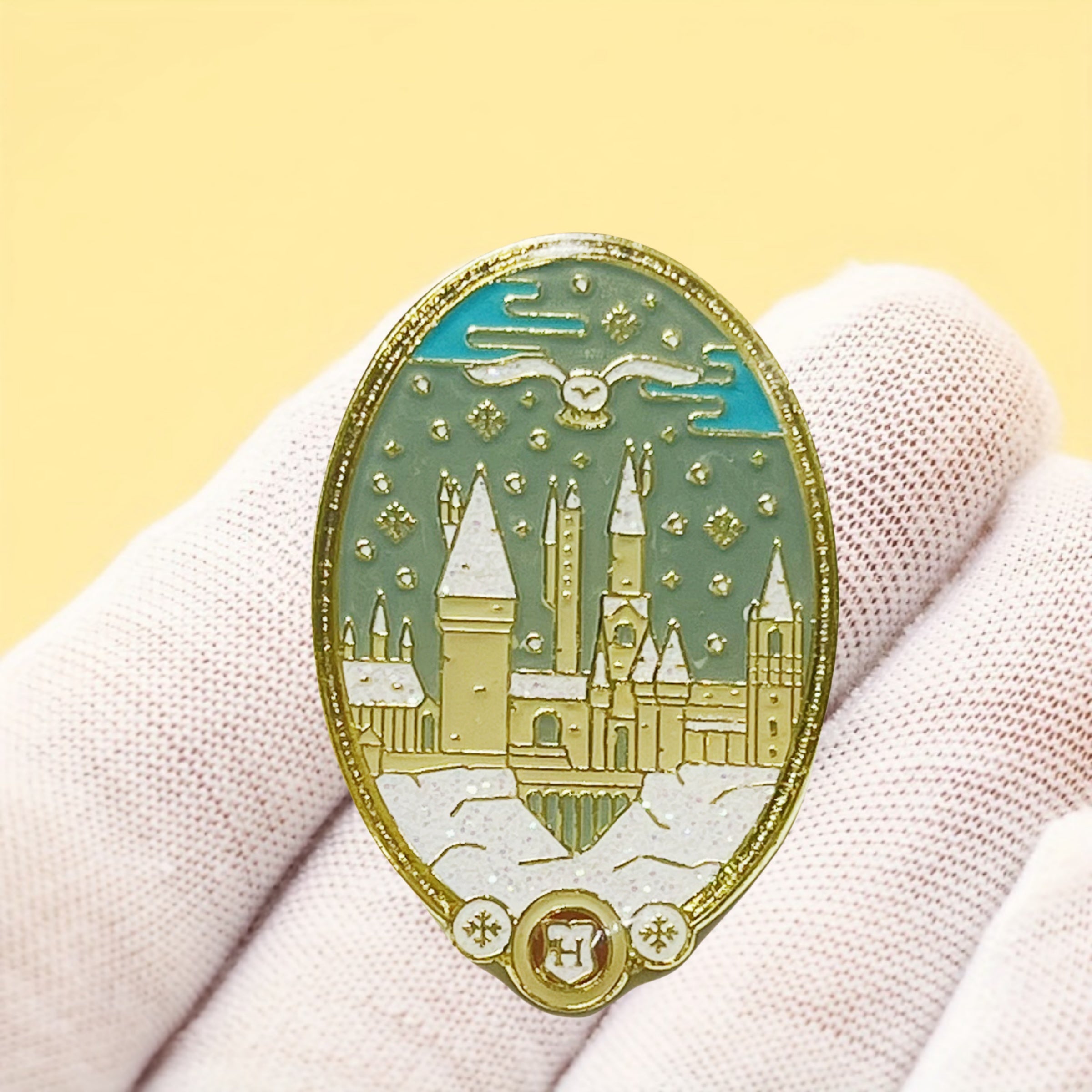 Vintage-Inspired Alloy Enchanting Magic Castle Brooch for Clothing Hats Bags