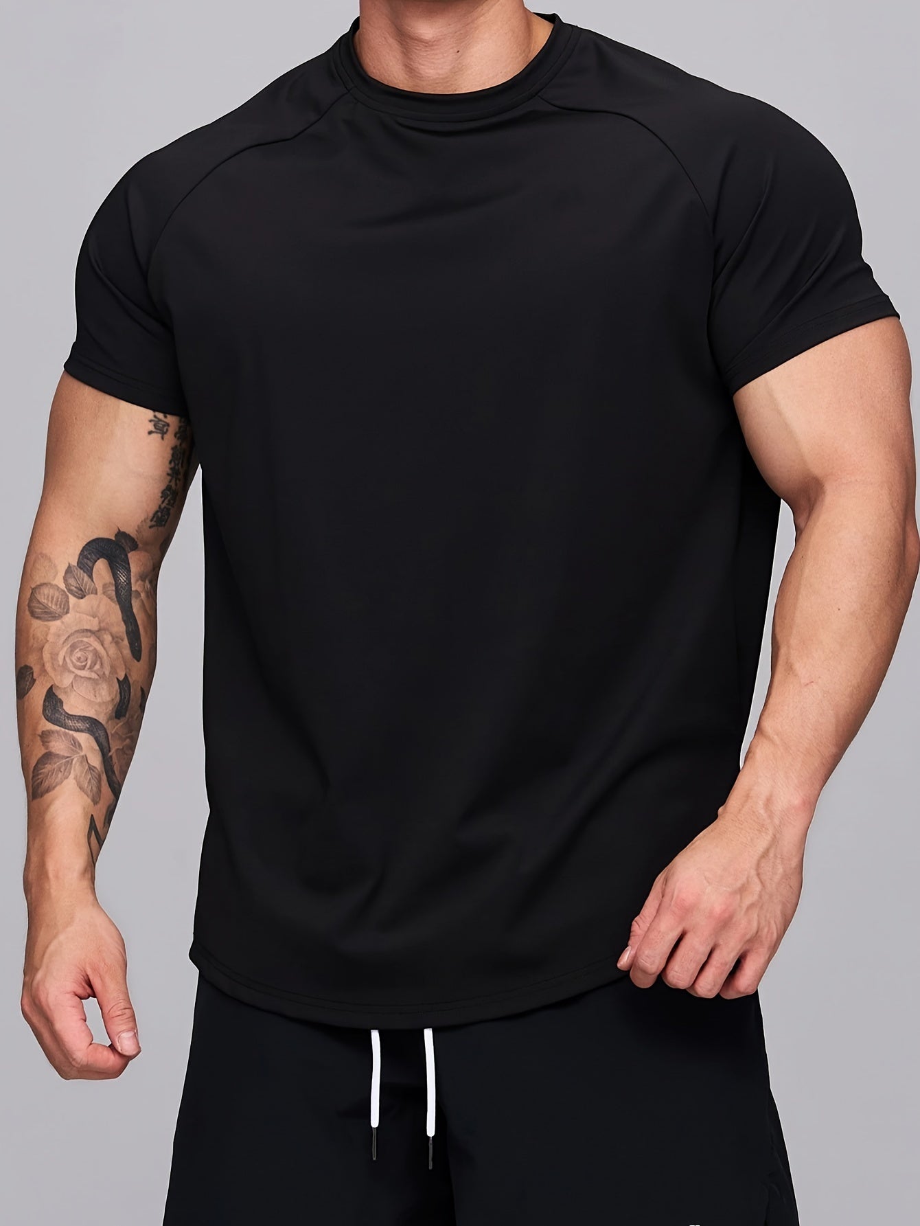 Men's Summer Sports T-Shirt Polyester Solid Crew Neck Slim Fit