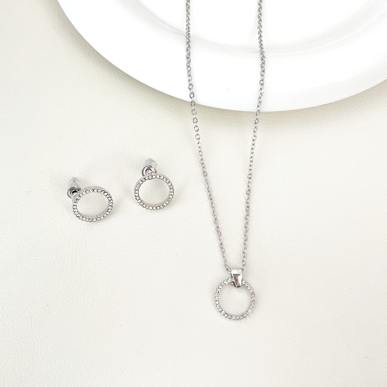 Ayollar uchun minimalistik stud taqinchoqlari, rhinestone halo bilan, zink alloy, kundalik kiyim uchun