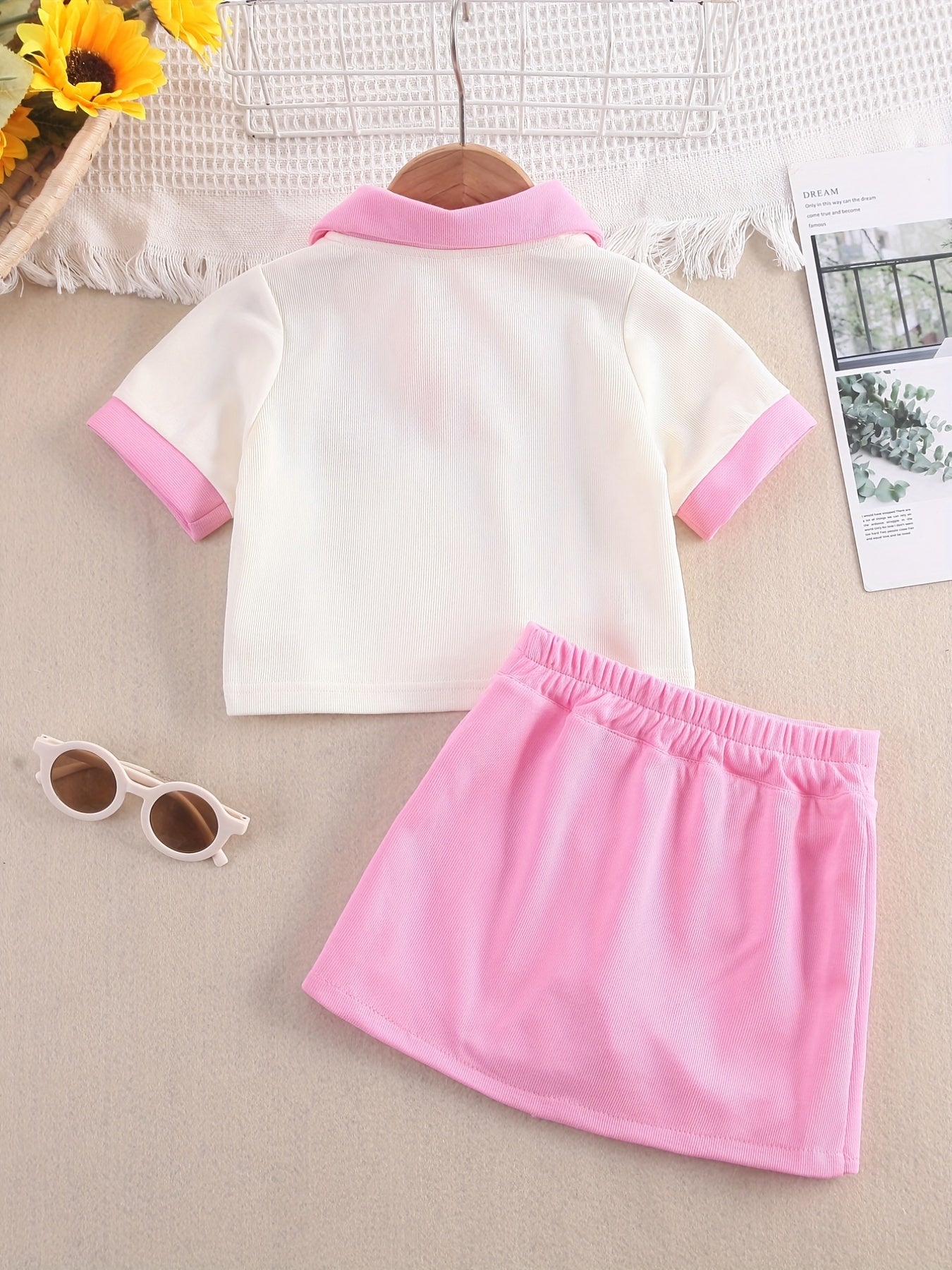 Girls Kids' Cotton College Style Turnover Collar T-Shirt Set with Fake Pockets and Badge Print