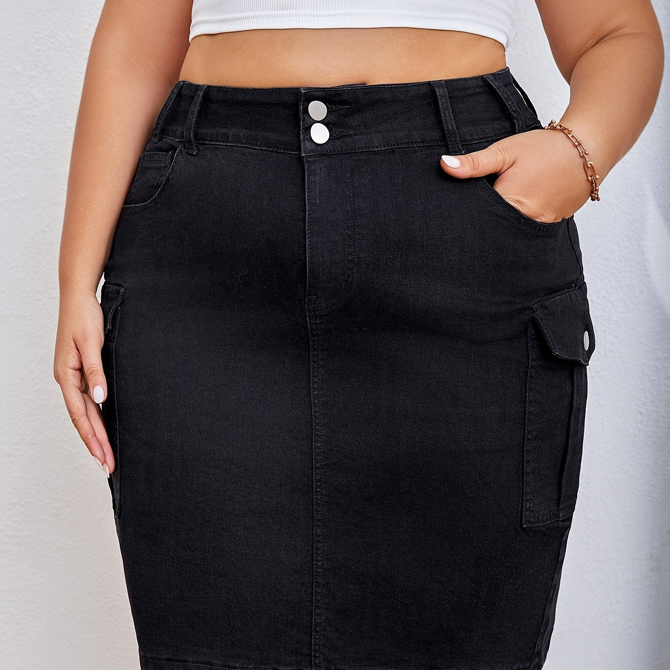 Ayollar uchun katta o'lchamli denim yubka, bir rangli, to'g'ri kesim, o'rtacha elastiklik, bahor, yoz, kuz uchun