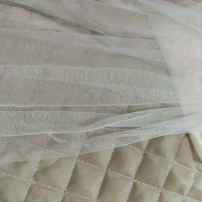 Qulay joylashadigan, quyoshdan himoya qiluvchi, nafis trimli zamonaviy dantel bezakli kir yuvish mashinasi qopqog'i; Yuqori sifatli matodan tayyorlangan - yotoqxona yoki yashash xonasi uchun juda mos, chang qopqog'i sifatida universal mos keladi.