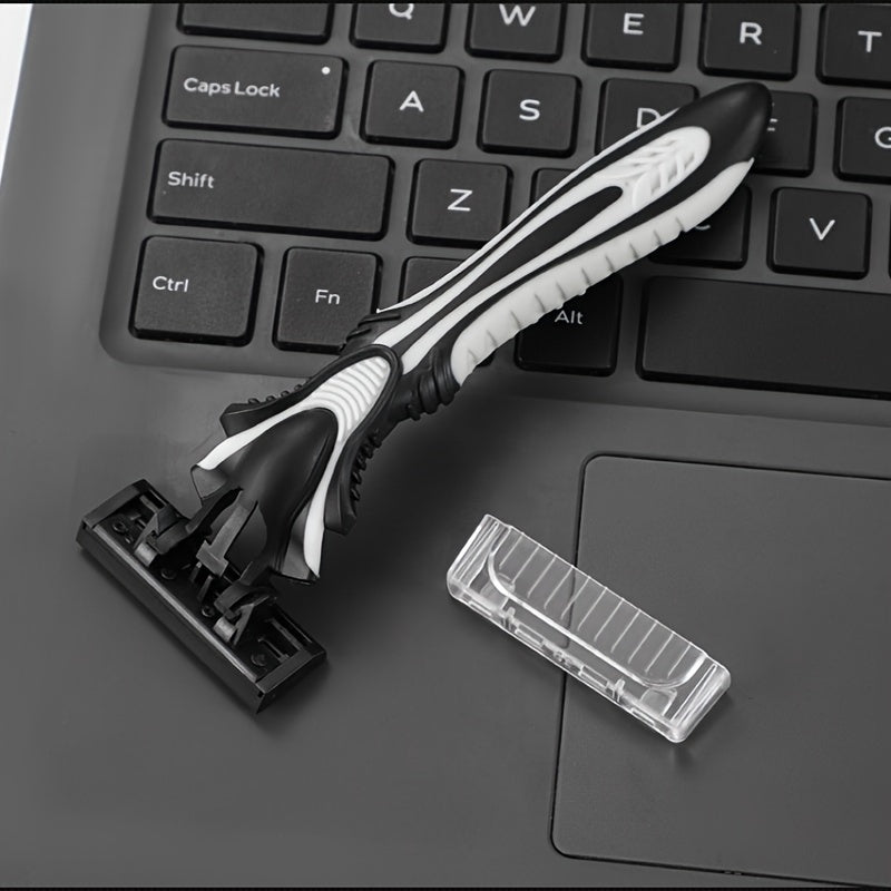 Одноразовая бритва с пятью лезвиями для мужчин.