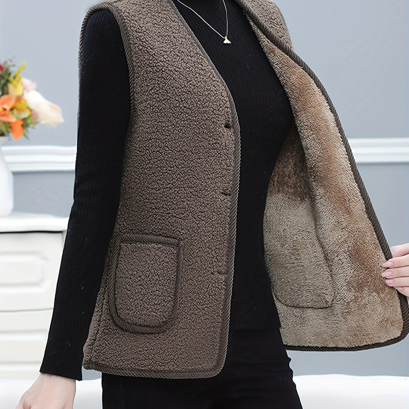 Women's Fleece-Lined Vest with Pockets Casual Sleeveless Knit Polyester Solid