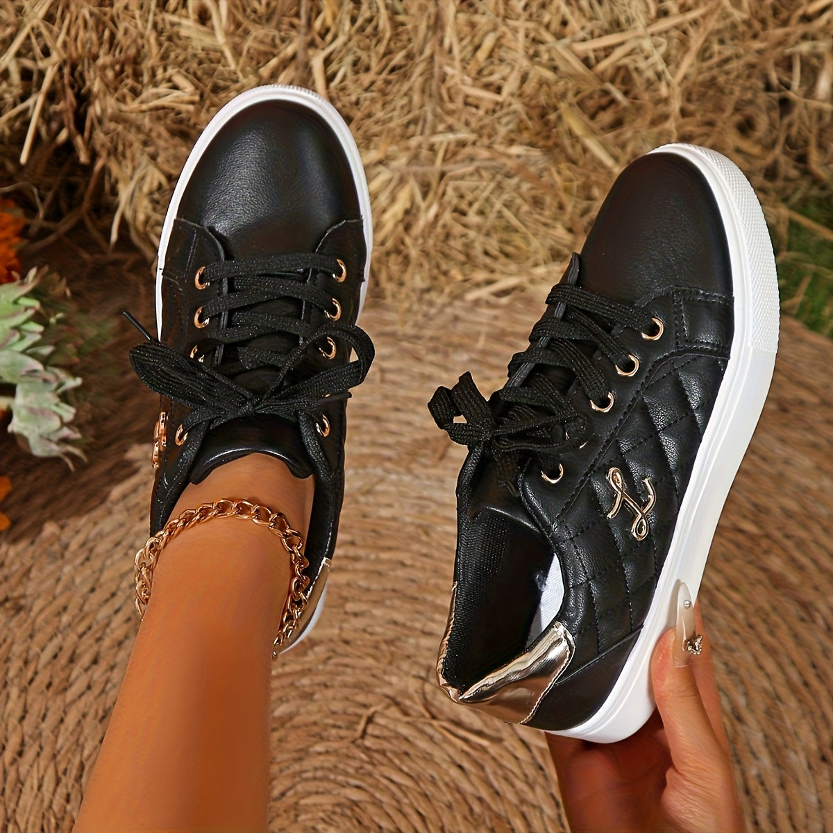 Women's Lightweight Casual Sneakers with Black and White Plaid Design