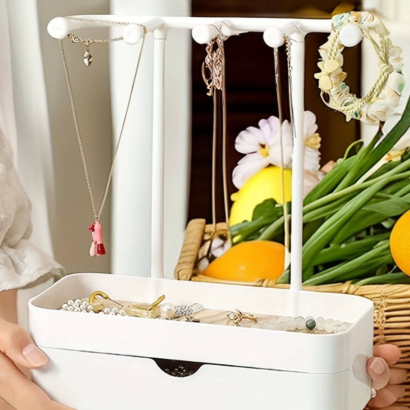 Torre organizadora de joyas con múltiples niveles para collares, pulseras, anillos y pendientes