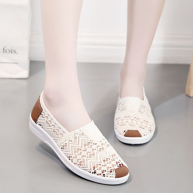 Middle-Aged Women's Flat Shoes Summer Hollow Slip-On Lightweight