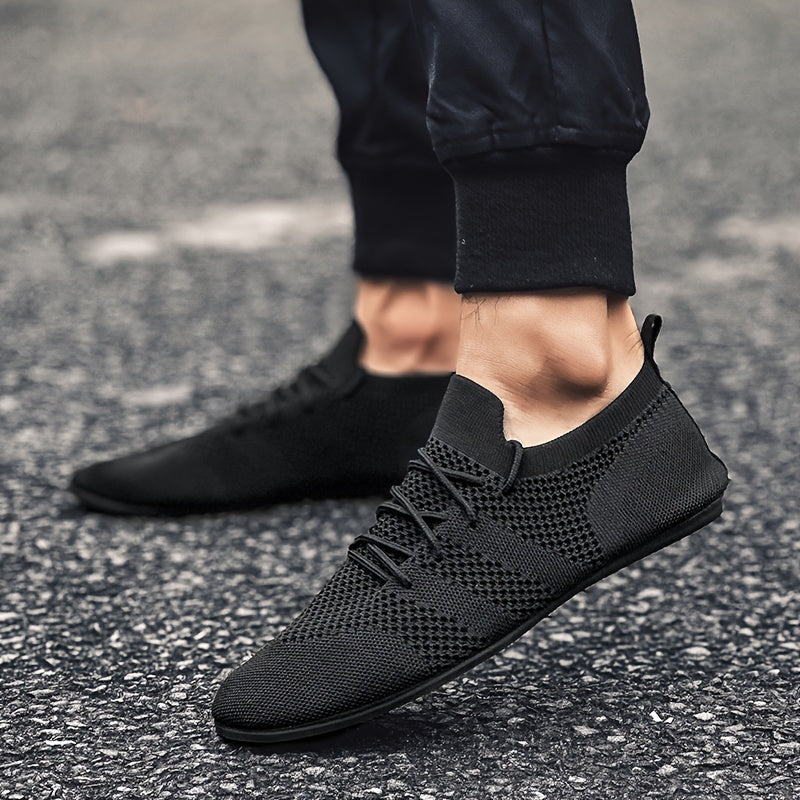 Erkaklar uchun qulay yurish poyabzallari, bir rangli to'qilgan dizayn, nafas oladigan mato, sirpanmaydigan kauchuk taglik va tashqi faoliyatlar uchun mustahkam yumshoq taglik.