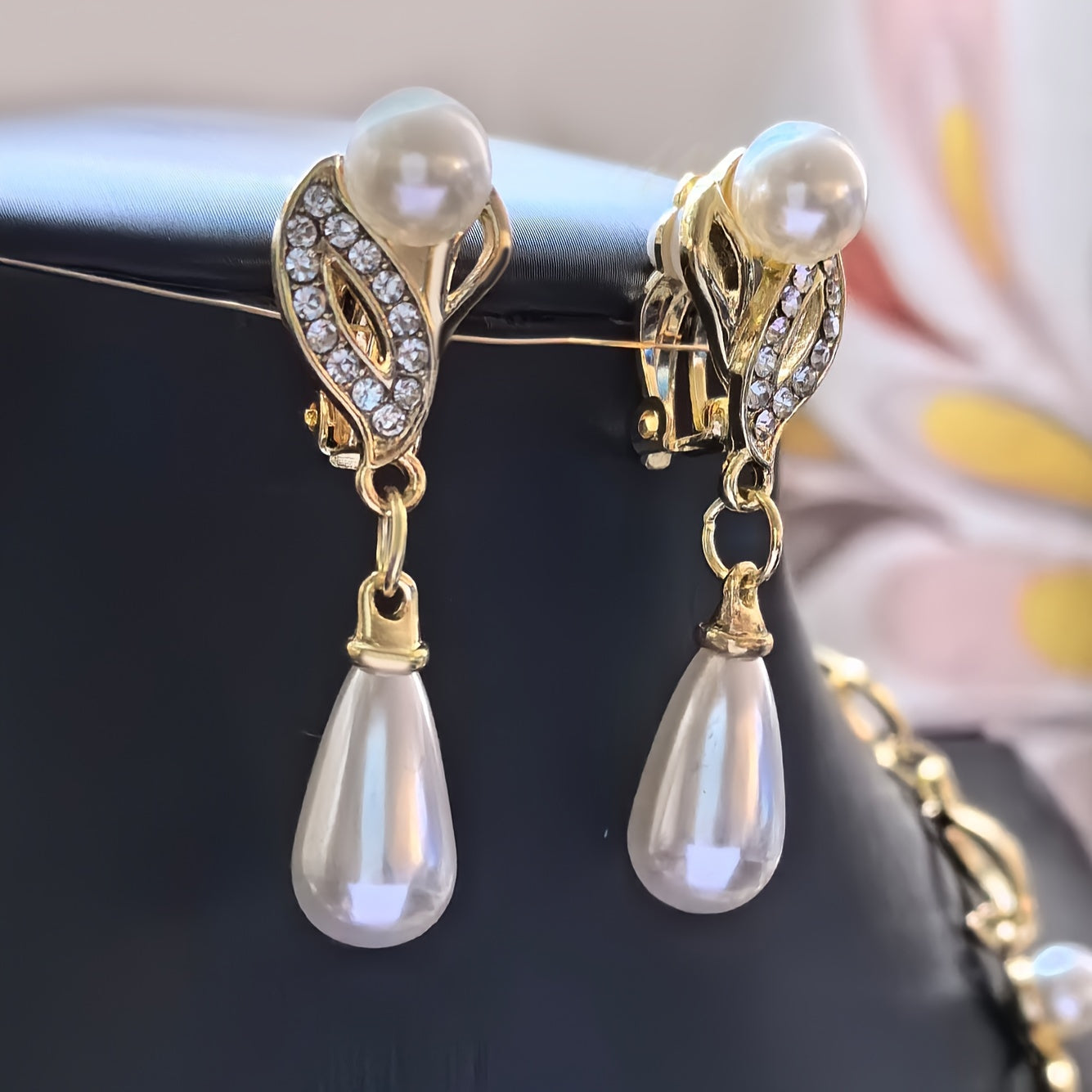 Zarif Imitatsiya Marvarid Bilaguzuk va Quloq Noshlar To'plami, To'y va Har Kun Ki Kiym uchun Mukammal, Nafis Evropa Ilhomlangan Aksessuar