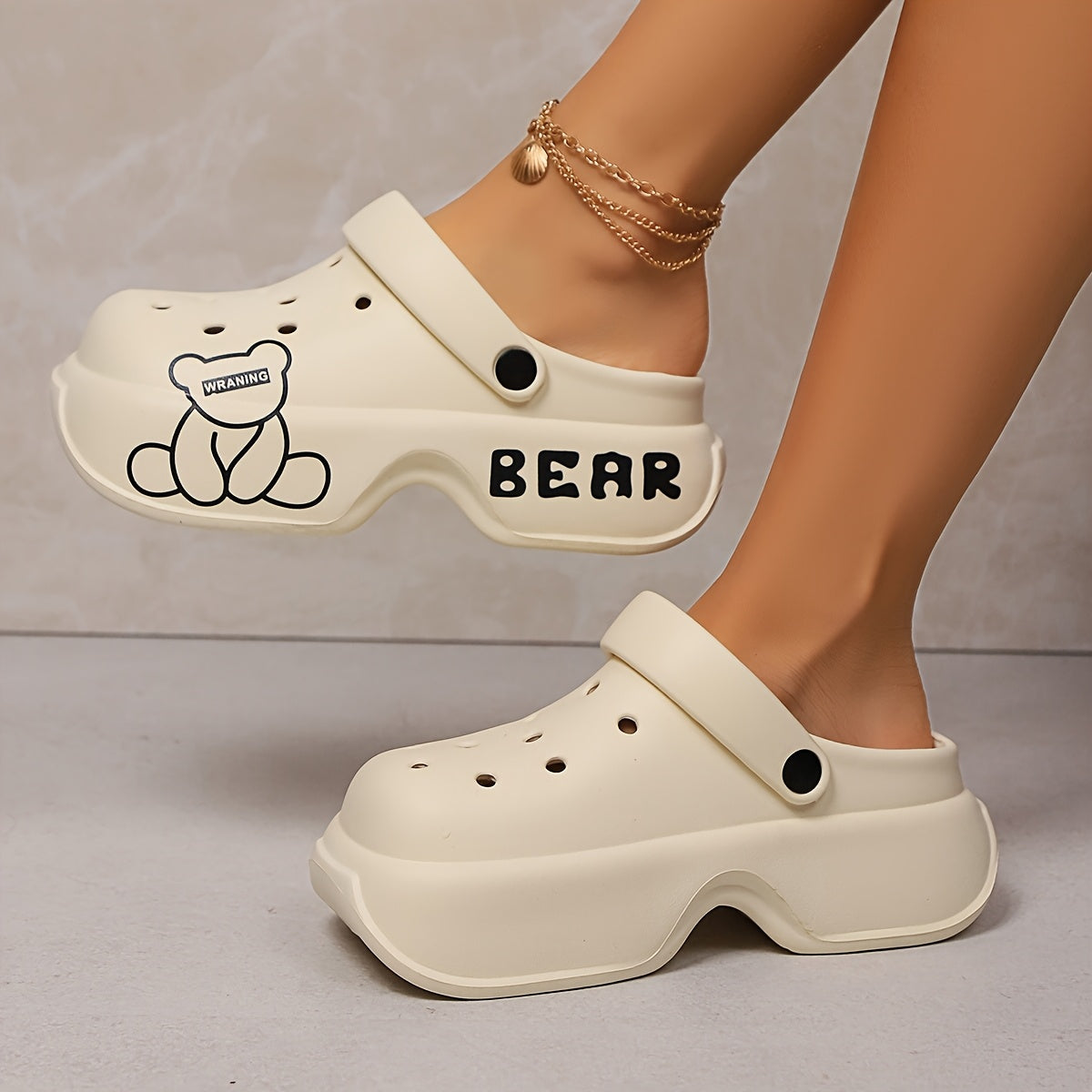 Women's Cartoon Bear EVA Clogs Comfortable Lightweight Non-Slip Beach Sandals