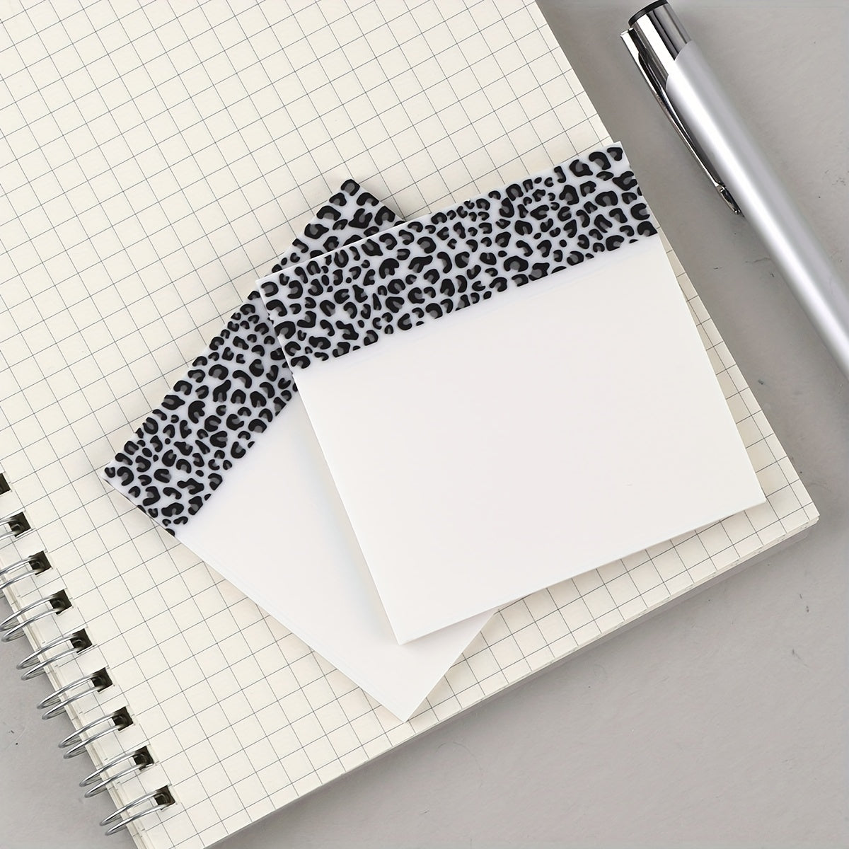 Notas adhesivas de estampado de leopardo, etiquetas adhesivas reutilizables para correcciones y marcado