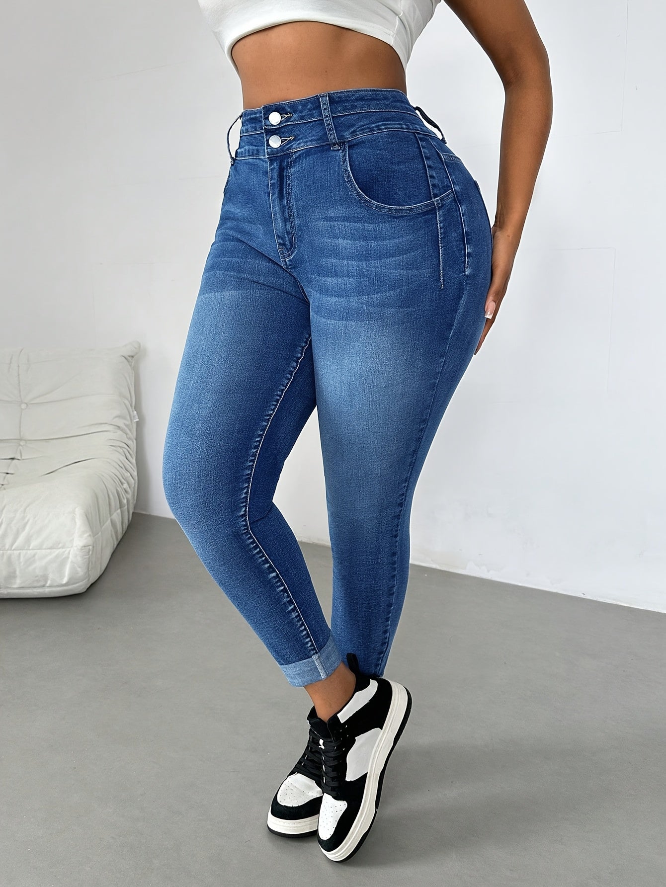 Women's Plus Size High-Waisted Blue Skinny Jeans with Stretchy Fabric