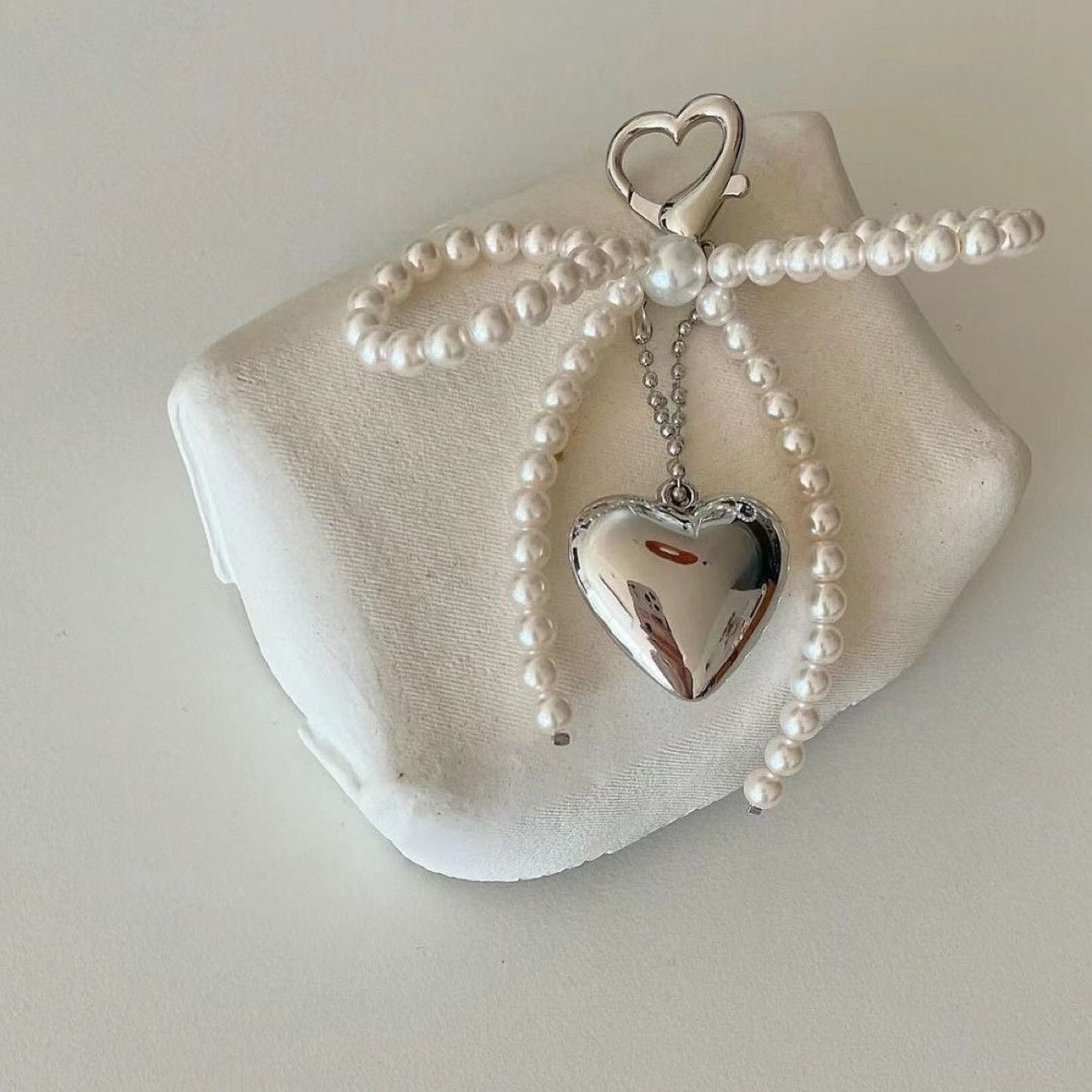 Y2K Butterfly Love Pendant with Pearls for Car Keys Mobile Phone Bag Accessories