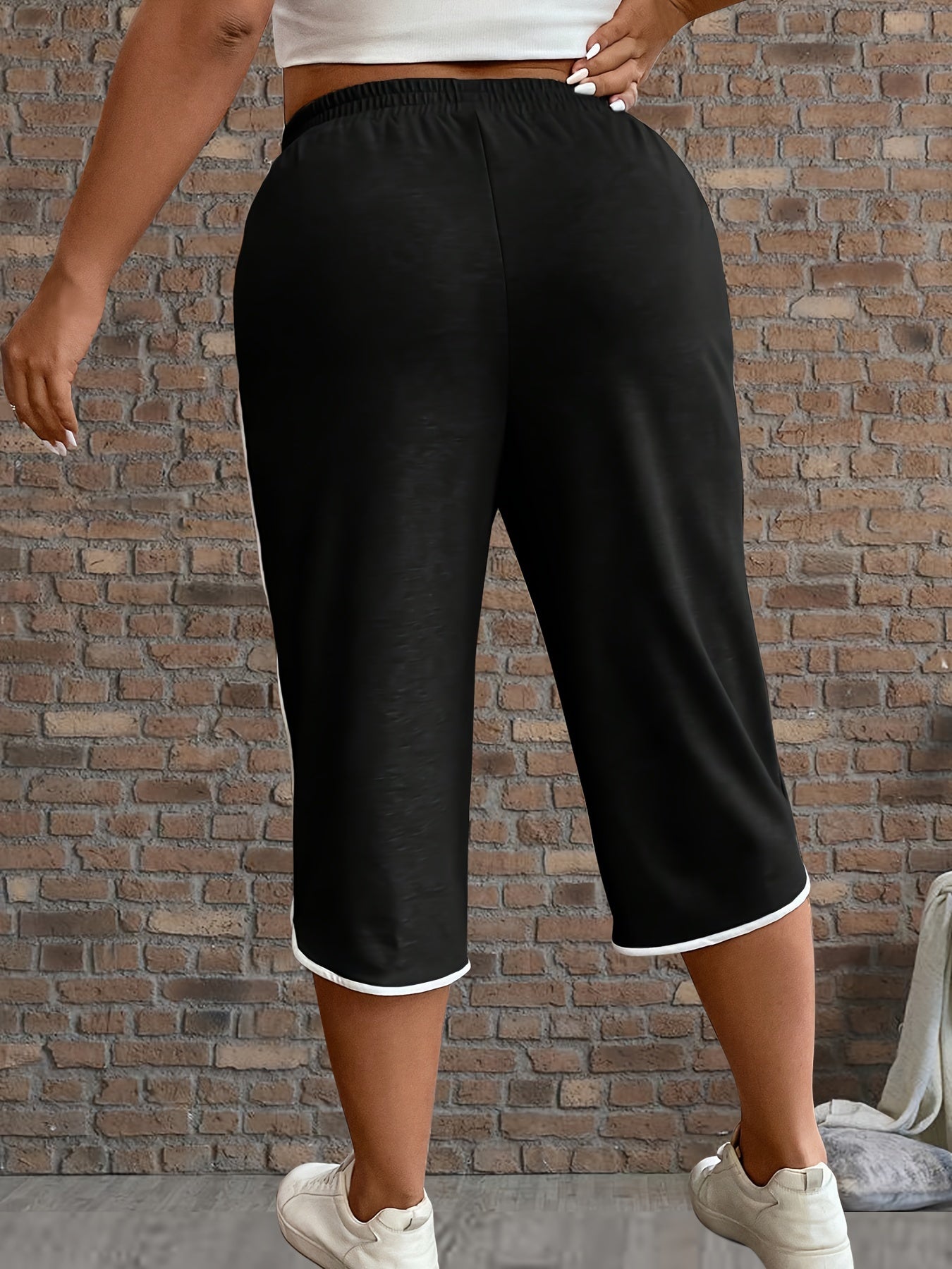 Women's Plus Size Capri Pants with Pockets Stretchy Polyester Spring Fall