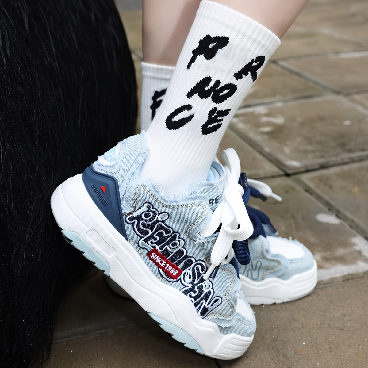 Women Casual Tassel Sneakers Microfiber All-Season Low Top Lace-Up Shoes