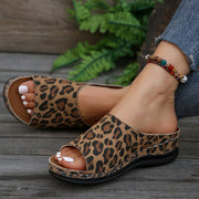 Women’s Leopard Print Summer Slippers Lightweight Open Toe Casual Fabric Slip-On Mid Heel